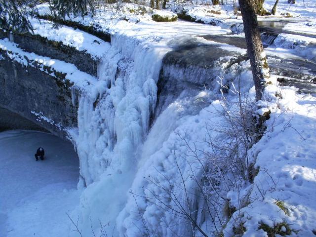 Le Jura En Toutes Saisons Piscine, Spa, Location Vtt, Balades 2Cv, Climatisation Bonlieu Экстерьер фото
